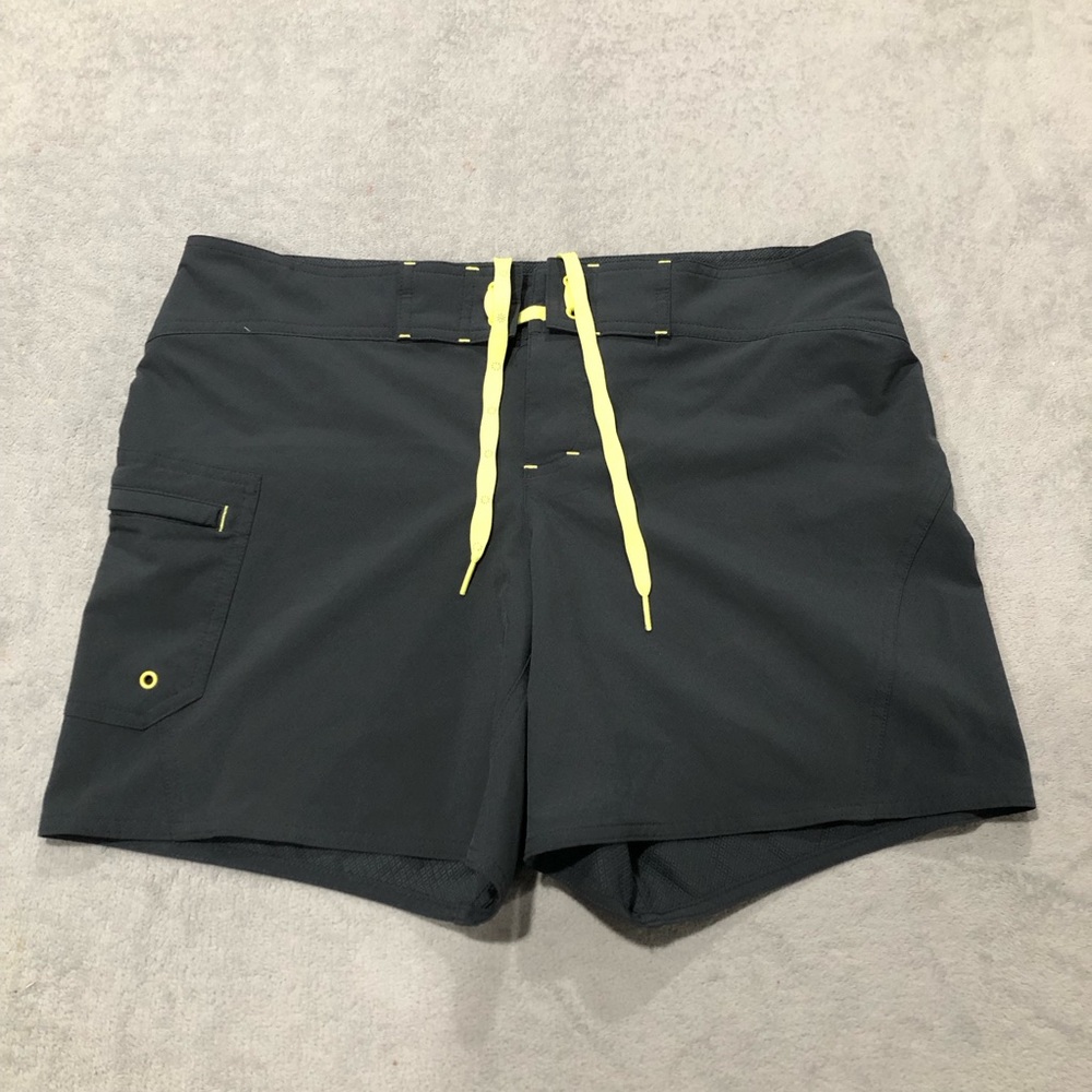 ATHLETA women’s shorts size 10